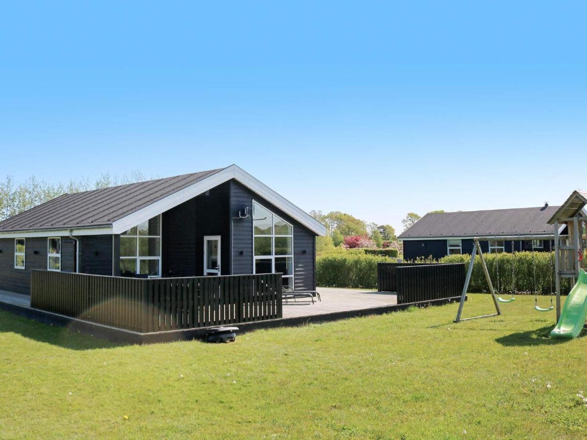 8 Person Holiday Home In Hadsund 外观 照片